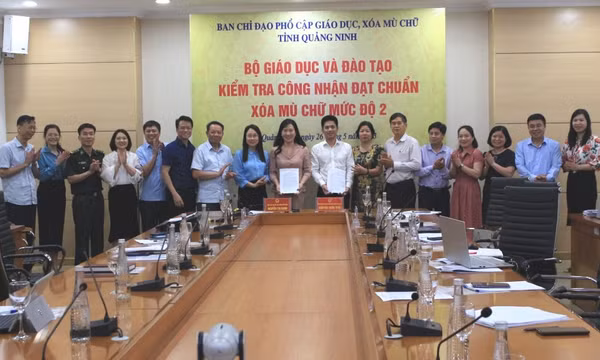  Quảng Ninh đảm bảo điều kiện đạt chuẩn xoá mù chữ mức độ 2