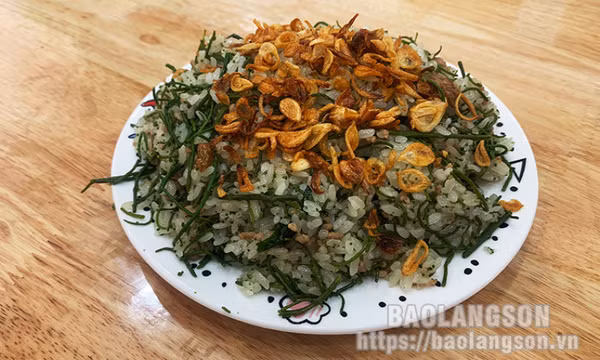 Độc lạ xôi hoa rau ngót rừng