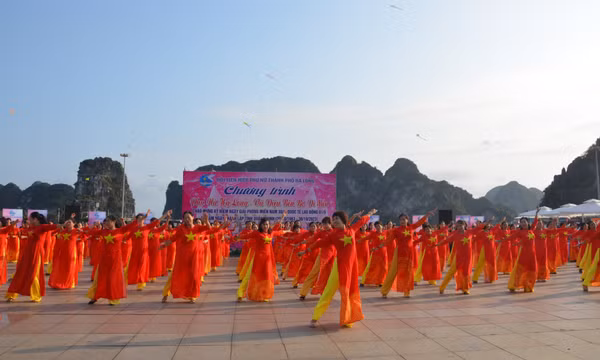 Ngày hội giao lưu dân vũ “Phụ nữ Hạ Long - Vũ điệu bên bờ di sản”