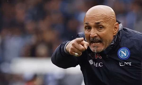 Napoli chia tay HLV sau khi vô địch Serie A