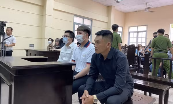 Trang Nemo bất ngờ nhập viện, Tòa hoãn xử
