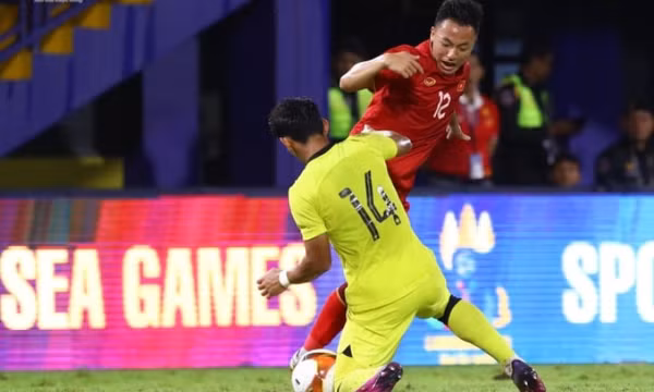 Loại U22 Malaysia, U22 Việt Nam vào bán kết SEA Games 32