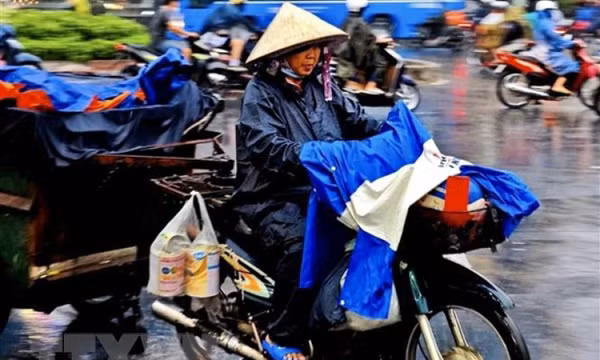 Đông Bắc Bộ sáng có mưa, mưa rào rải rác, sau có mưa vài nơi