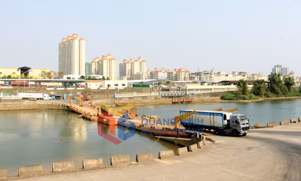 Cầu phao tạm Km3+4 (phường Móng Cái 3)