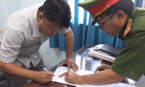 Giám đốc công ty xây dựng làm giả tài liệu để dự thầu