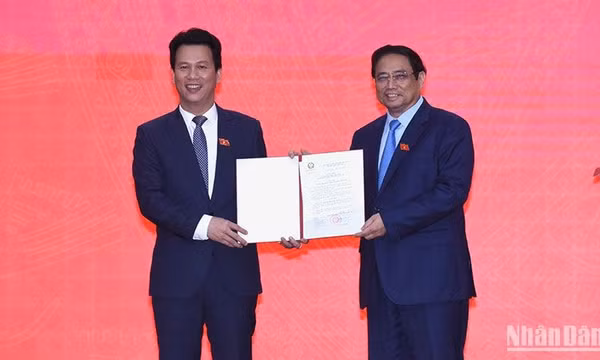 Thủ tướng Phạm Minh Chính trao quyết định bổ nhiệm Bộ trưởng Tài nguyên và Môi trường