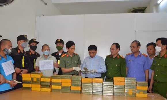 Bắt vụ mua bán nửa triệu viên ma túy tổng hợp và 72 bánh heroin