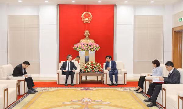 Chủ tịch UBND tỉnh Nguyễn Tường Văn tiếp xã giao Đại sứ, Trưởng Phái đoàn Liên minh châu Âu
