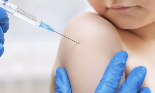 Tiêm vaccine phòng bệnh thủy đậu cho trẻ và một số lưu ý