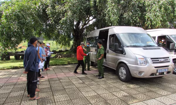 Tạo điều kiện cho phạm nhân về tâm lý lao động, cải tạo tốt để hoàn lương