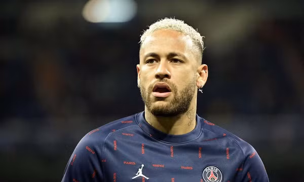 PSG ra giá bán Neymar