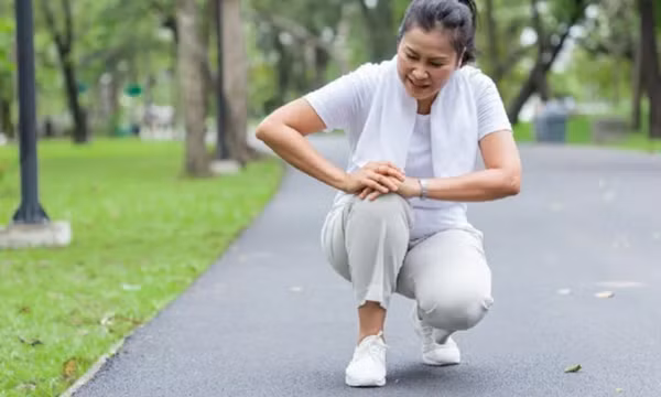 5 loại thực phẩm và đồ uống nên tránh nếu bạn bị viêm khớp