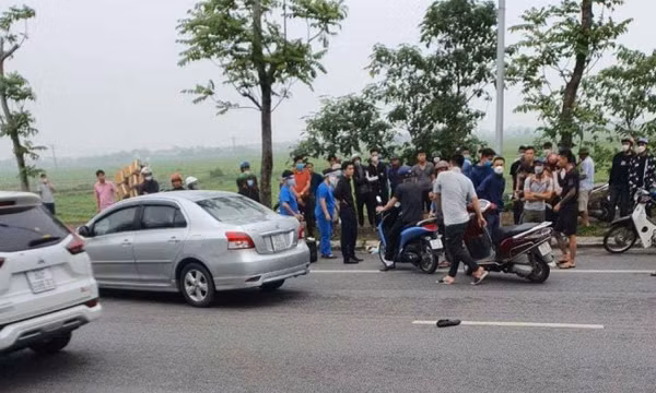 Xe SH đổ văng trên đường Cienco 5, nam tài xế tử vong tại chỗ