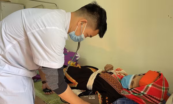 Đầu tư cơ sở vật chất y tế, giáo dục vùng khó