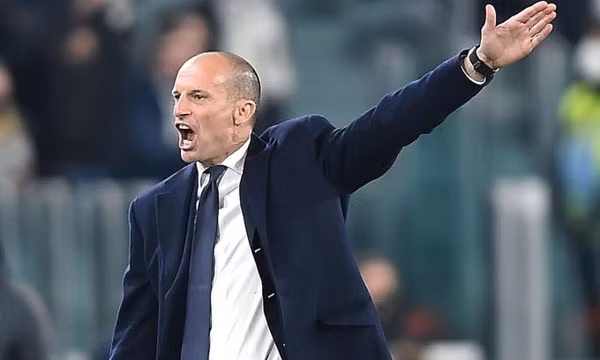 Allegri: 'Juventus hết cửa tranh scudetto'