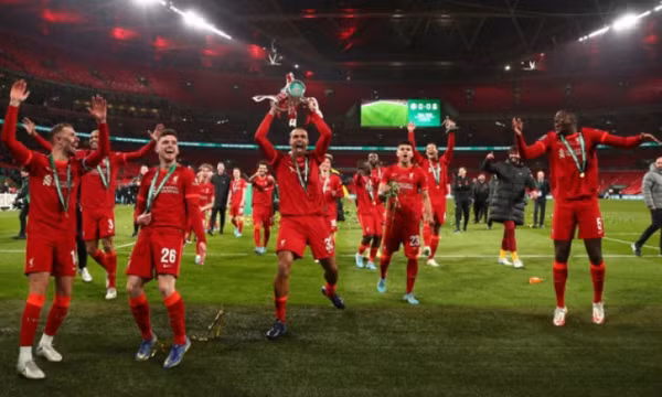 Cú ăn 4 lịch sử trên đường trở thành hiện thực ở Premier League
