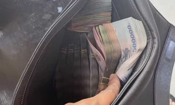 Chủ quán cơm trả lại gần một tỷ đồng