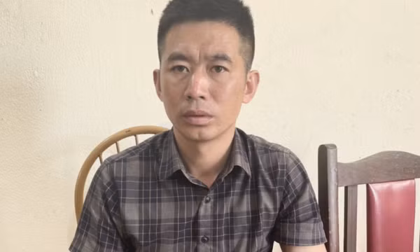 Tên trộm đi ô tô tải đột nhập cơ quan, công sở lúc nửa đêm