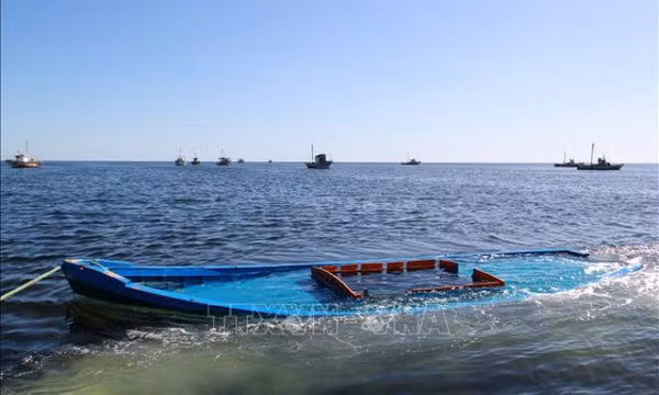 Đắm tàu ngoài khơi Tunisia khiến nhiều người di cư thiệt mạng, mất tích