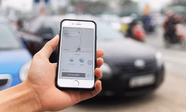 Xe hợp đồng điện tử dưới 9 chỗ sẽ gộp vào loại hình taxi