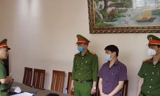 Bắt Phó Giám đốc công ty khai thác khoáng sản trái phép