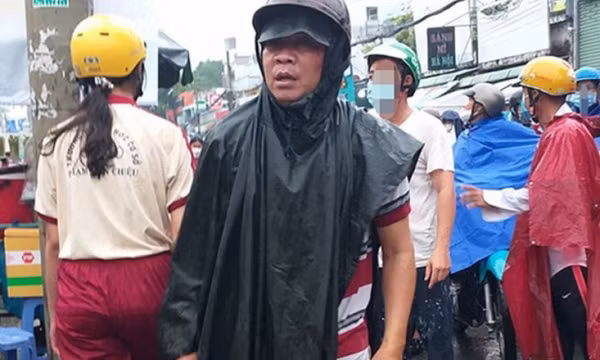 Đối tượng đâm tử vong dân quân trước cổng trường ra đầu thú