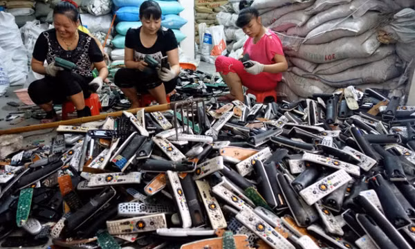 Rác thải điện tử được tận dụng vì thiếu chip