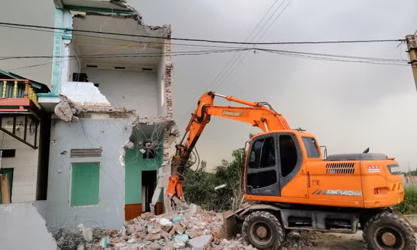 Đảm bảo mặt bằng sạch thi công tuyến đường ven sông