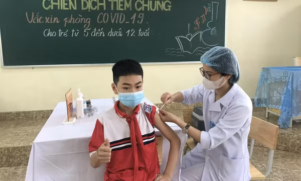 Chiều 16/4: Cập nhật mới nhất về tiêm mũi 3; đã có 2 địa phương tiêm vaccine COVID-19 cho trẻ từ 5 - dưới 12 tuổi
