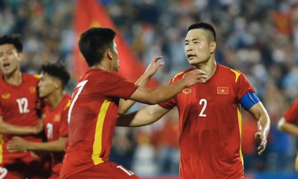 Văn Tới sút phạt đền thành công, U23 Việt Nam hoà U20 Hàn Quốc