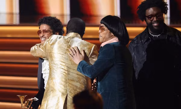 Silk Sonic, Olivia Rodrigo và Jon Batiste giành những giải thưởng quan trọng của Grammy