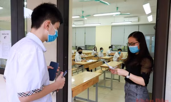Bộ Giáo dục và Đào tạo chỉ đạo làm rõ việc vận động học sinh không thi vào lớp 10