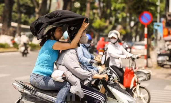 Phía Đông Bắc Bộ có mây, chiều tối và đêm có mưa rào và dông vài nơi