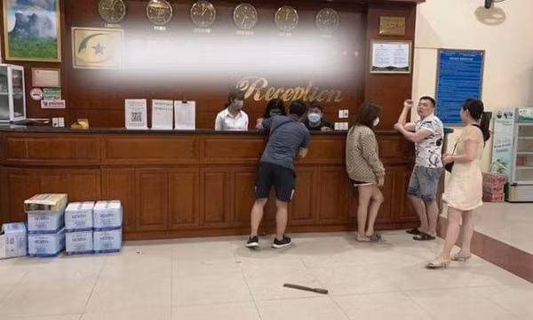 Du khách tố bị nhân viên khách sạn ở Mộc Châu cầm dao rượt đuổi