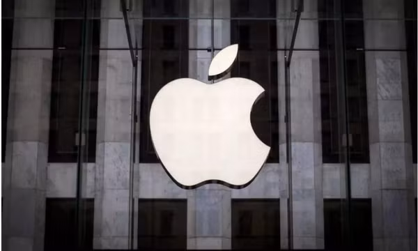 Người dùng Nga kiện Apple