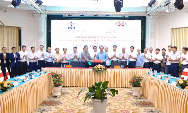 EVN và TKV ký kết cung ứng than, điện năm 2022