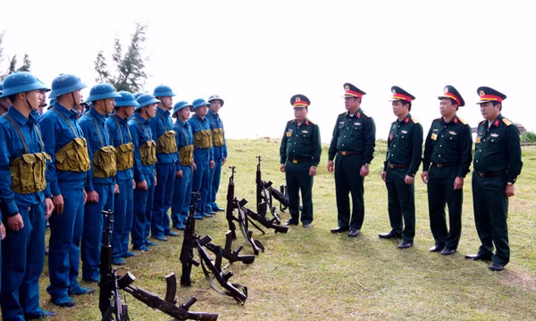 Xây dựng khu vực phòng thủ vững chắc về quốc phòng, an ninh 