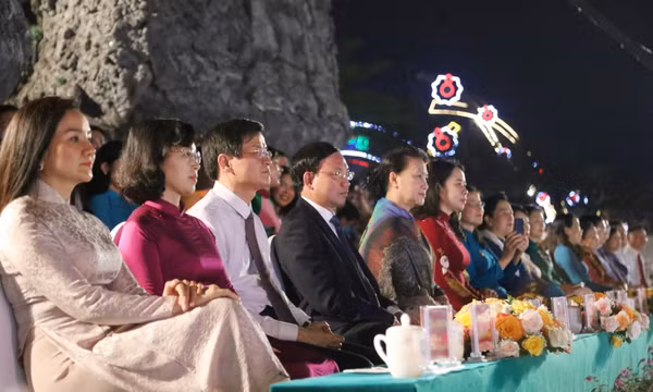 Festival Áo dài Quảng Ninh 2022 "Quảng Ninh - Miền di sản”