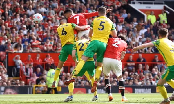 Ronaldo níu hy vọng top bốn cho Man Utd
