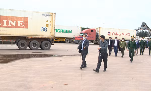 Phó Chủ tịch UBND tỉnh kiểm tra công tác thiết lập vùng xanh an toàn tại khu vực cửa khẩu