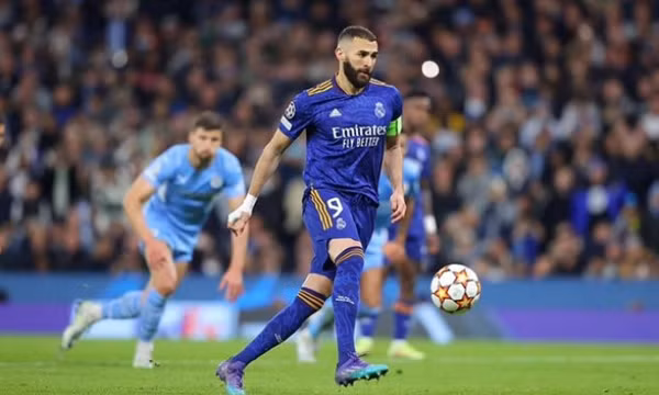 Benzema vươn lên dẫn dầu danh sách Vua phá lưới sau cú panenka