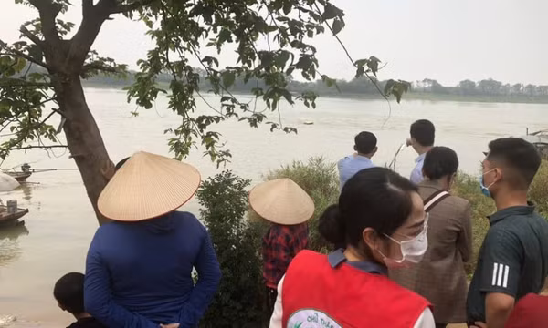 1 người tử vong, 1 người mất tích sau va chạm giữa sà lan và thuyền cá