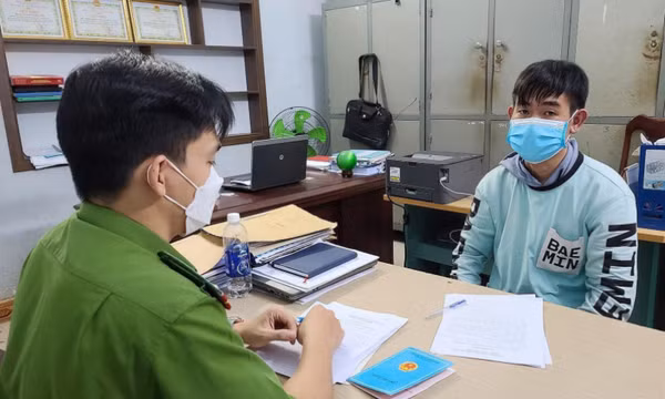 Bán xế xịn lấy tiền tiêu xài rồi giả báo bị... cướp