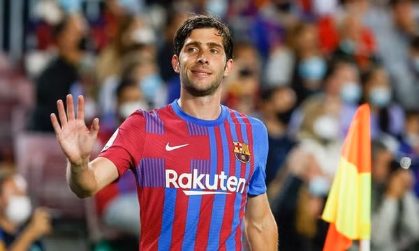 Barcelona đưa ra động thái giữ chân trụ cột