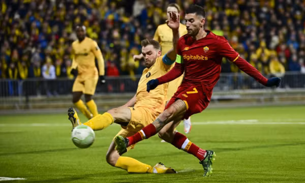 Roma thua ngược phút cuối ở Cup châu Âu