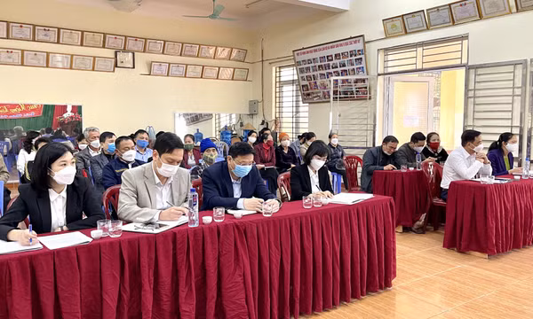 Phó Bí thư Tỉnh ủy Trịnh Thị Minh Thanh dự sinh hoạt chi bộ khu 9, phường Quang Trung, TP Uông Bí