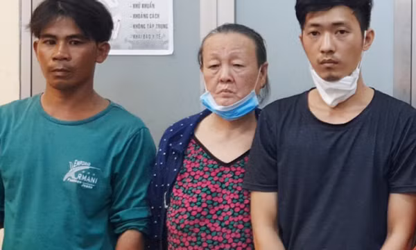 Bà lão giúp việc 'gọi người về cướp tiền' của chủ biệt thự