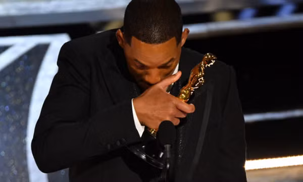 Will Smith bị cấm dự các lễ trao giải Oscar trong 10 năm, giữ nguyên tượng vàng