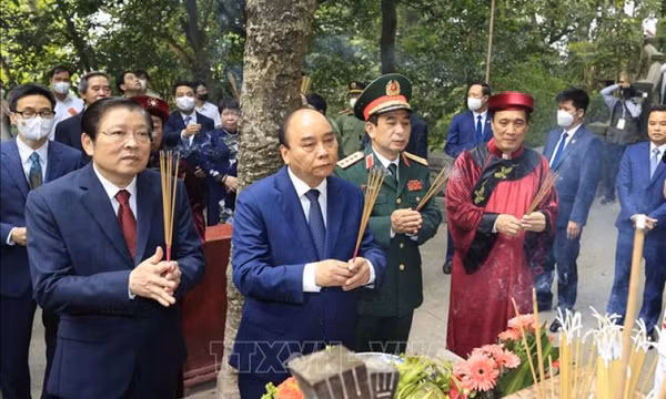 Long trọng tổ chức Lễ dâng hương tưởng niệm các Vua Hùng