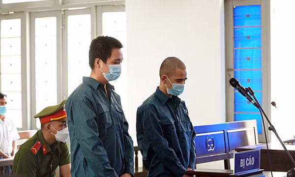 2 thanh niên dùng súng bắn người do mâu thuẫn trên đường